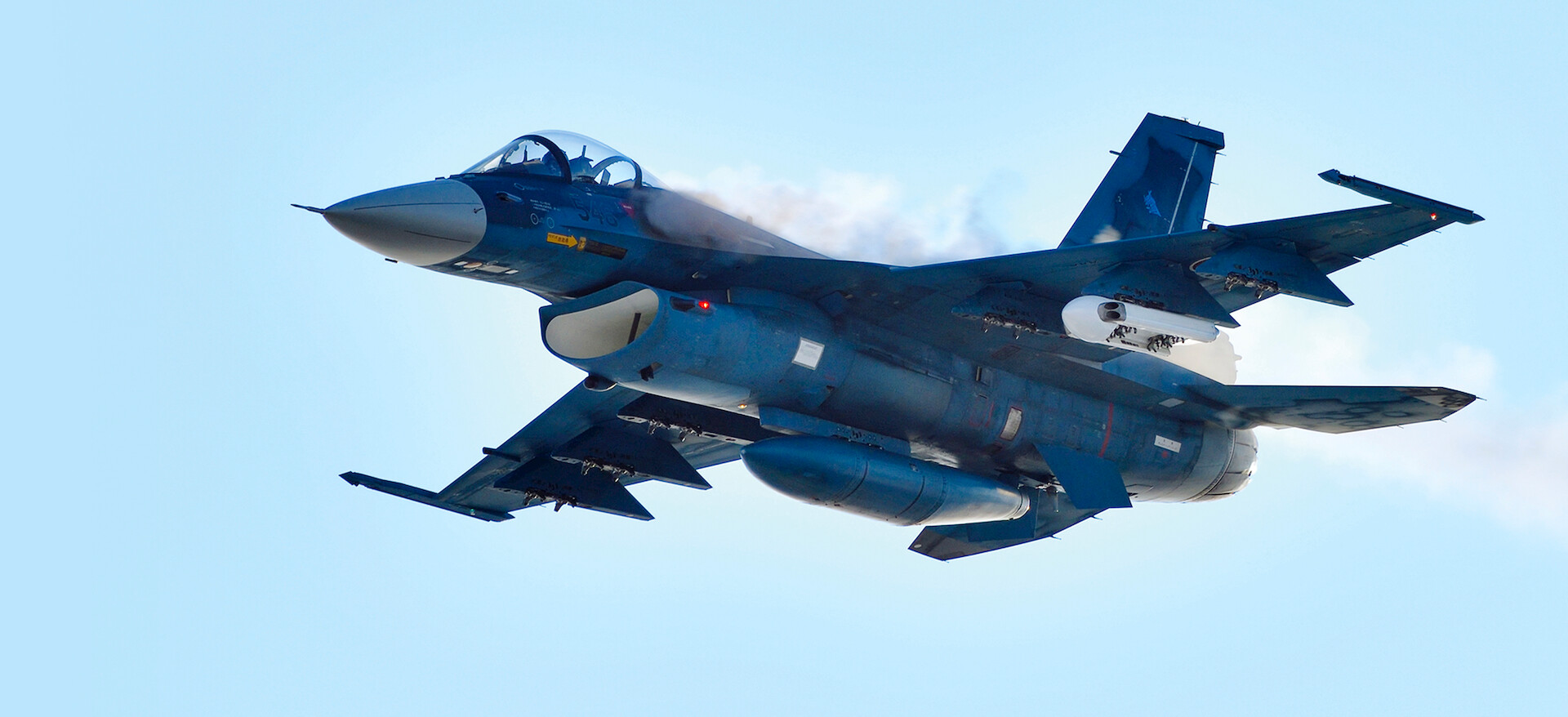 ウェポン・フロントライン 航空自衛隊 マルチロールファイターF-2﻿を観